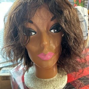 Beautiful wavy brown hair new has never been worn box is a little smash